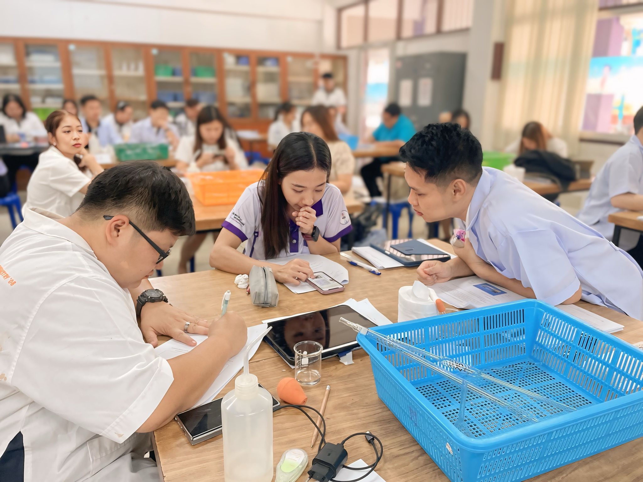 DAY 1 : ภาพบรรยากาศกิจกรรมการอบรม เชิงปฏิบัติการครูและบุคลากรทางการศึกษาในการจัดการ เรียนรู้ตามมาตรฐาน สสวท.